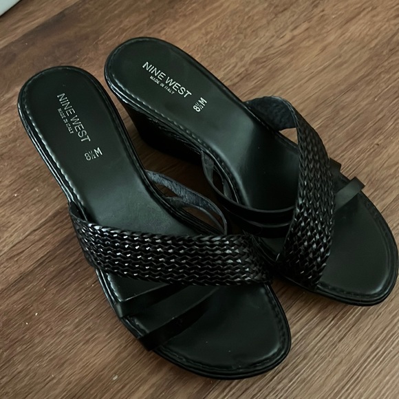 Size 8.5 black wedge sandals/wedges. Worn once, excellent condition - Picture 1 of 3